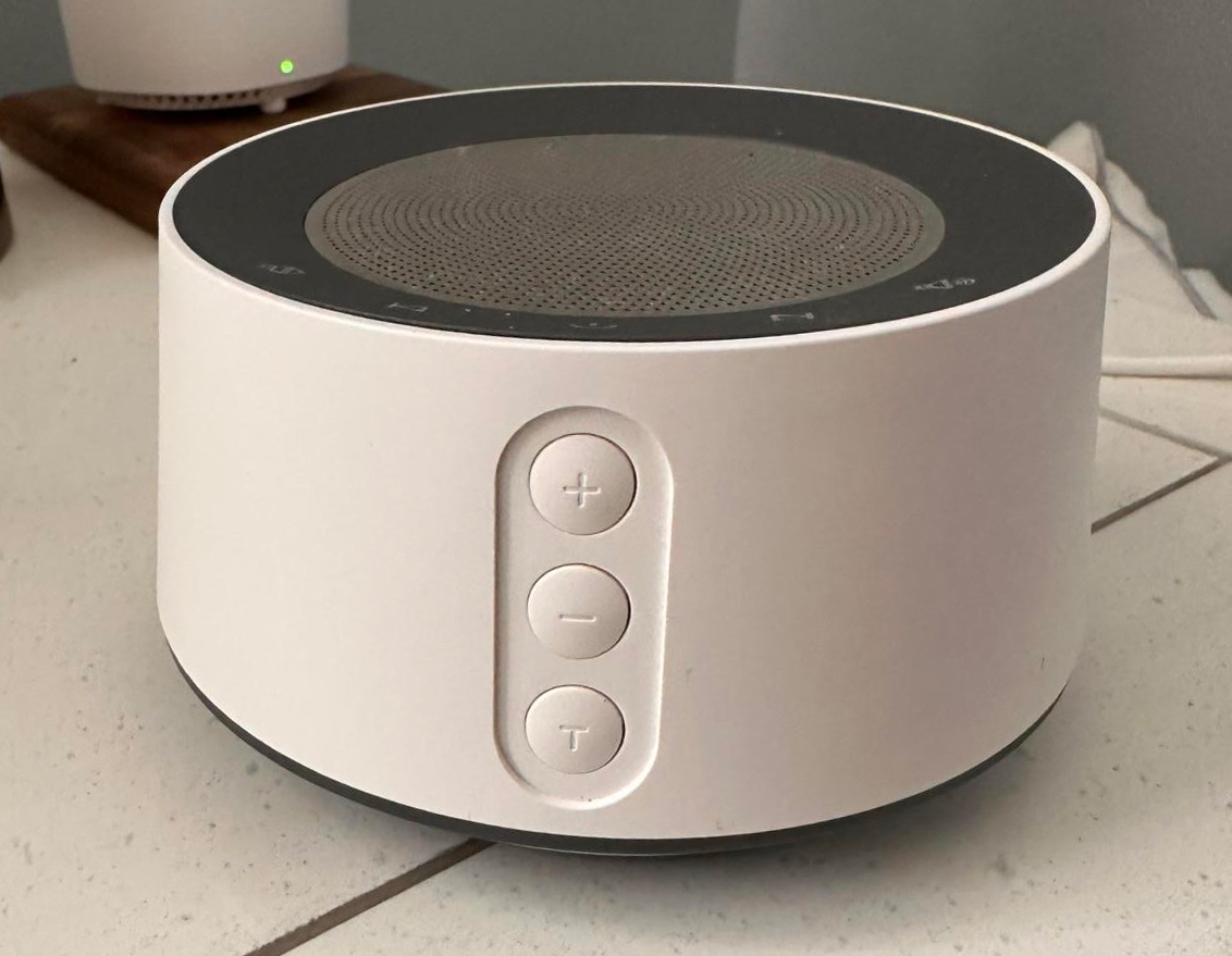 Noise machine, from the front